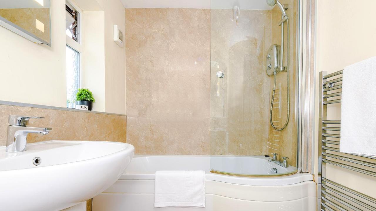 Wervin Newhall Road - 4 Bedroom Chester Home - Parking מראה חיצוני תמונה
