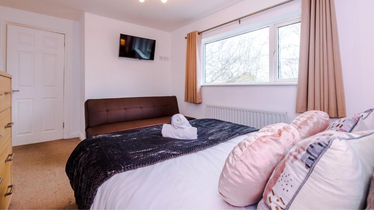 Wervin Newhall Road - 4 Bedroom Chester Home - Parking מראה חיצוני תמונה